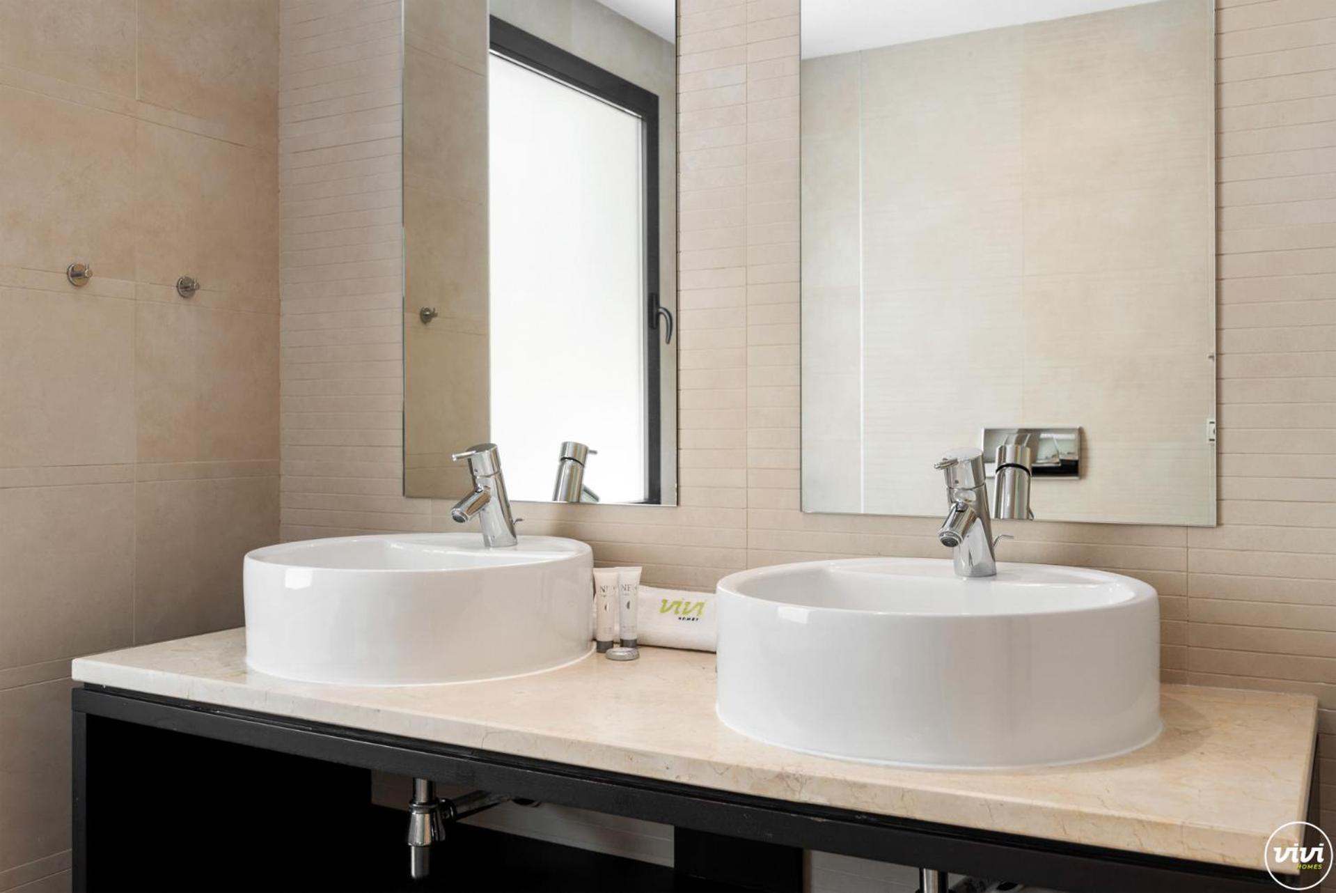 Vivi Homes - Elisa Pool, Gym & Sea View *