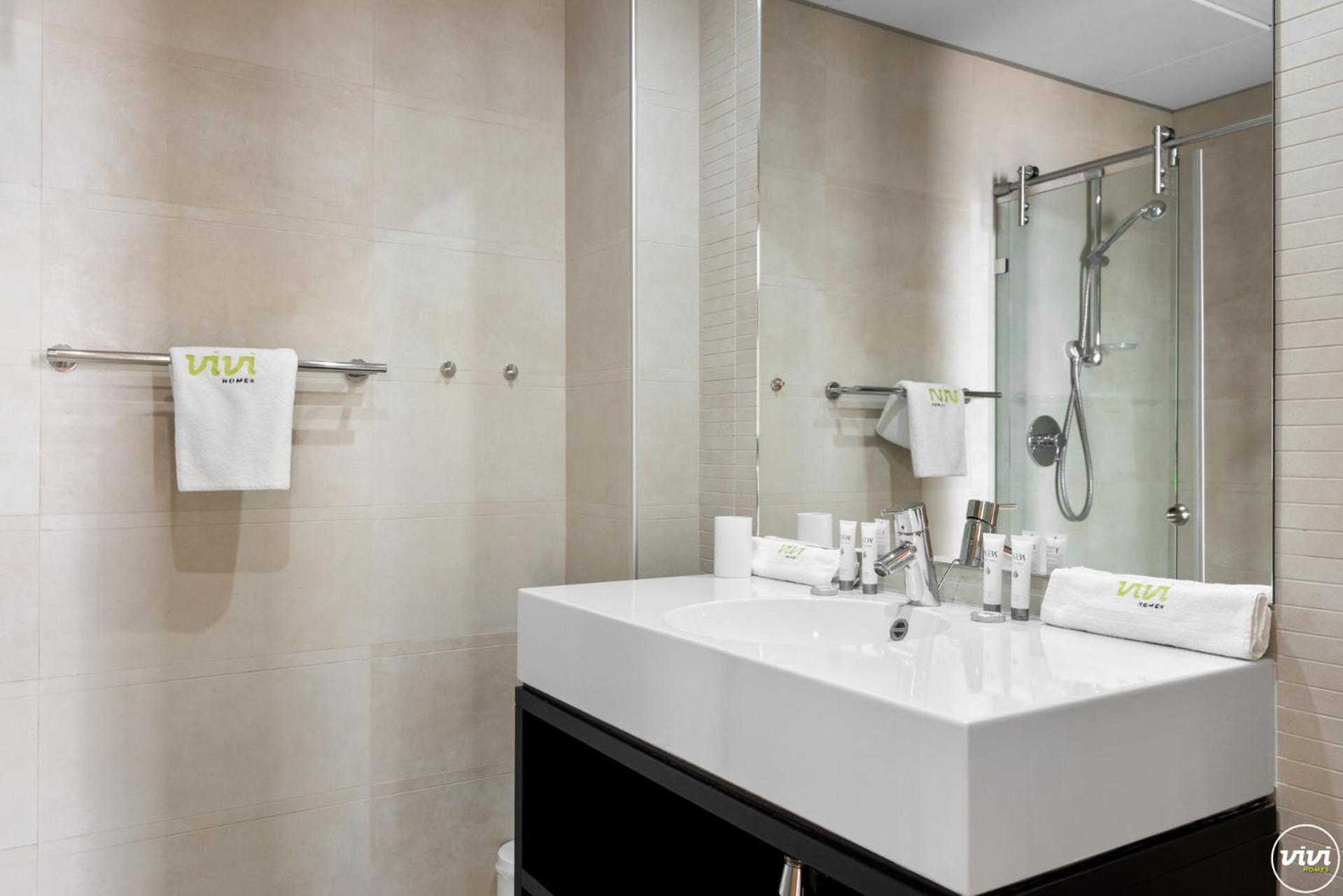 Vivi Homes - Elisa Pool, Gym & Sea View