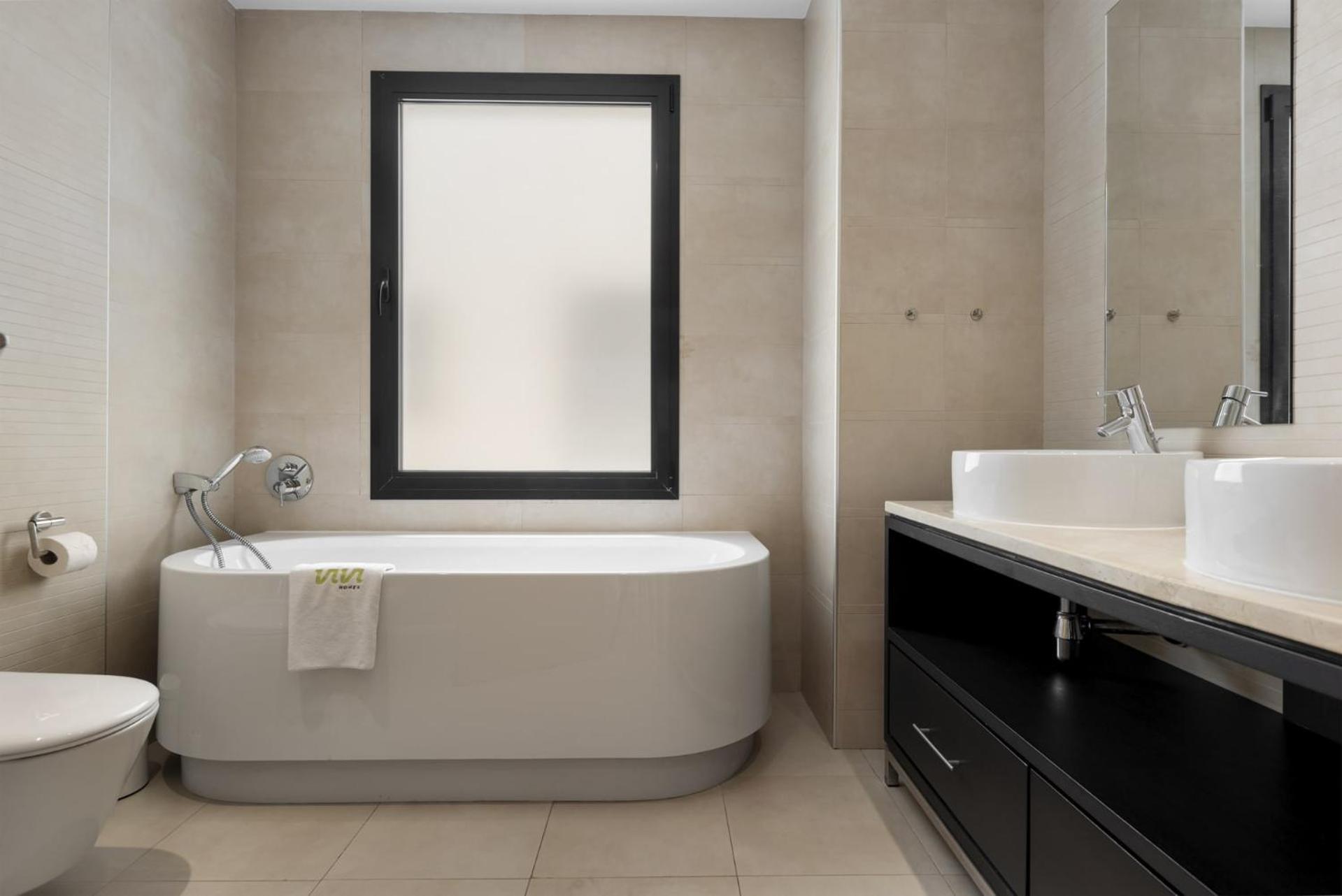 Apartment Vivi Homes - Elisa Pool, Gym & Sea View